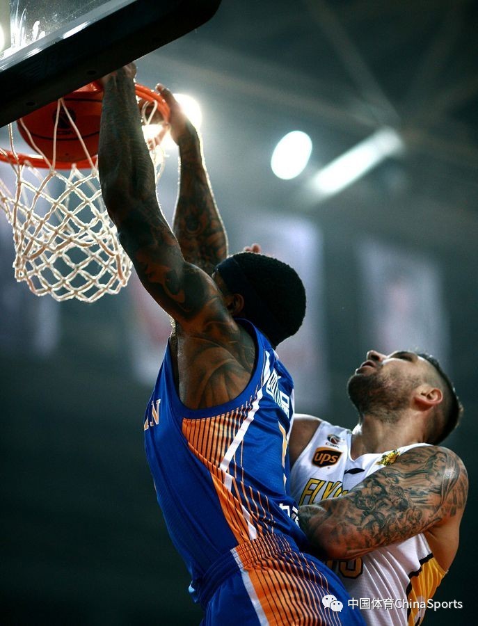 浓眉复出首秀出彩,巴黎圣日耳曼主场横扫辽宁男篮,豪取7连胜的简单介绍